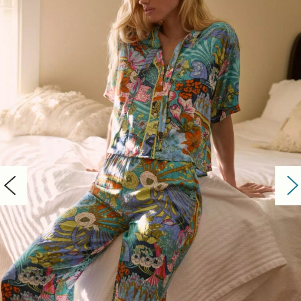 Anthroplogie utility lounge pajama top